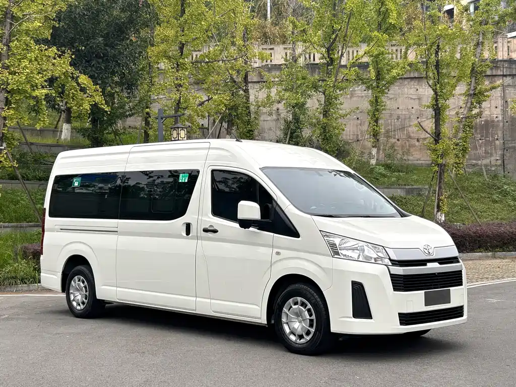 Toyota Hiace — миниатюра 3