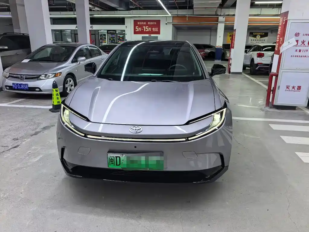 Toyota bZ5 — миниатюра 2