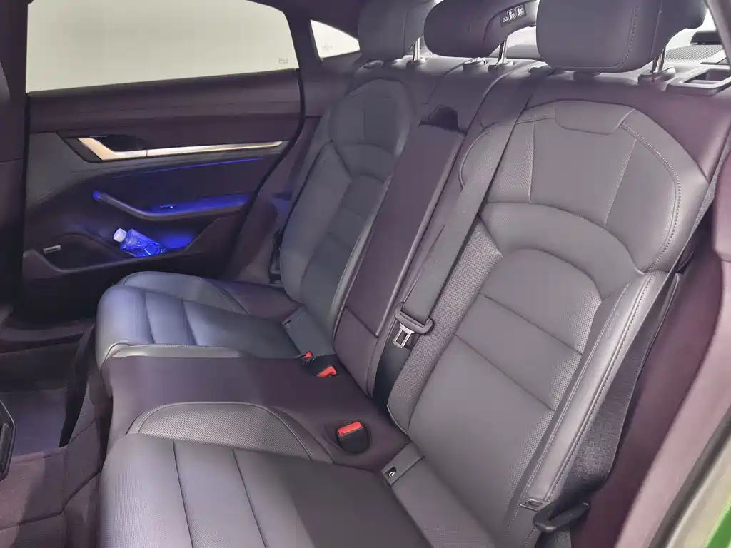 Porsche Taycan — миниатюра 12