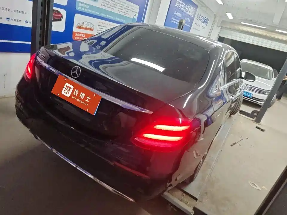 Mercedes-Benz E-Class — миниатюра 6