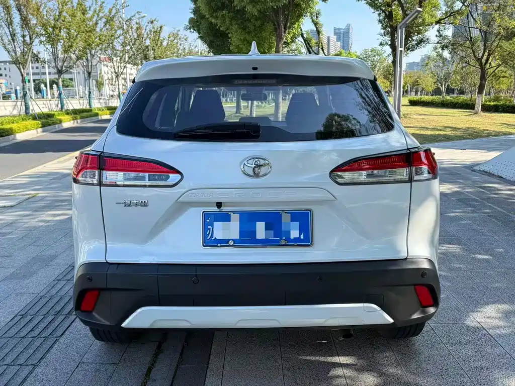 Toyota Corolla Cross — миниатюра 11
