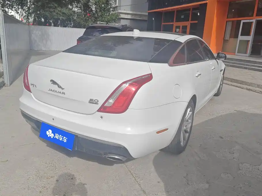 Jaguar XJ — миниатюра 3