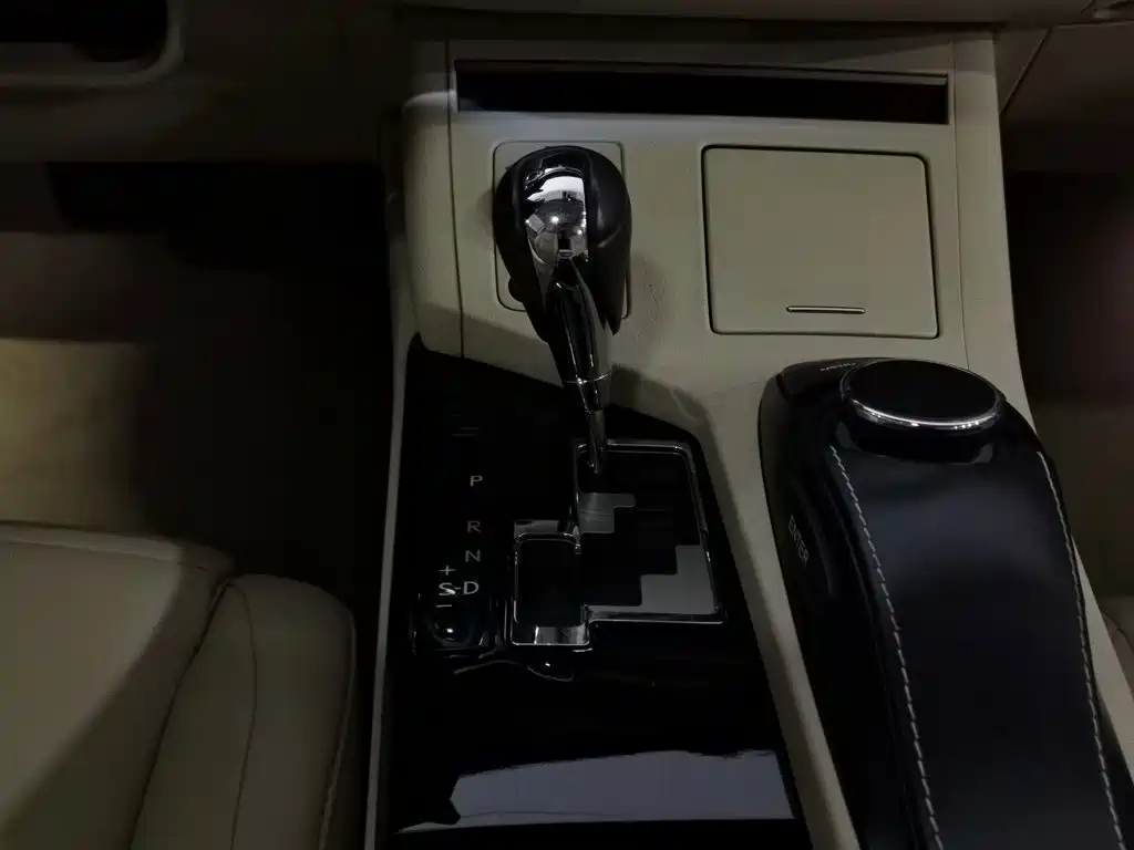 Lexus ES — миниатюра 13