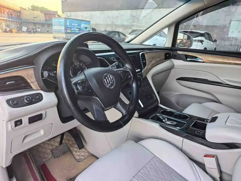 Buick GL8 — миниатюра 6