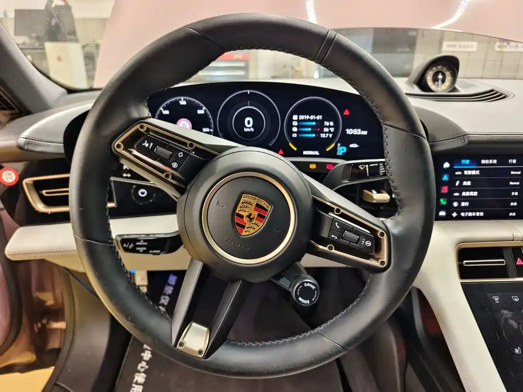 Porsche Taycan — миниатюра 6