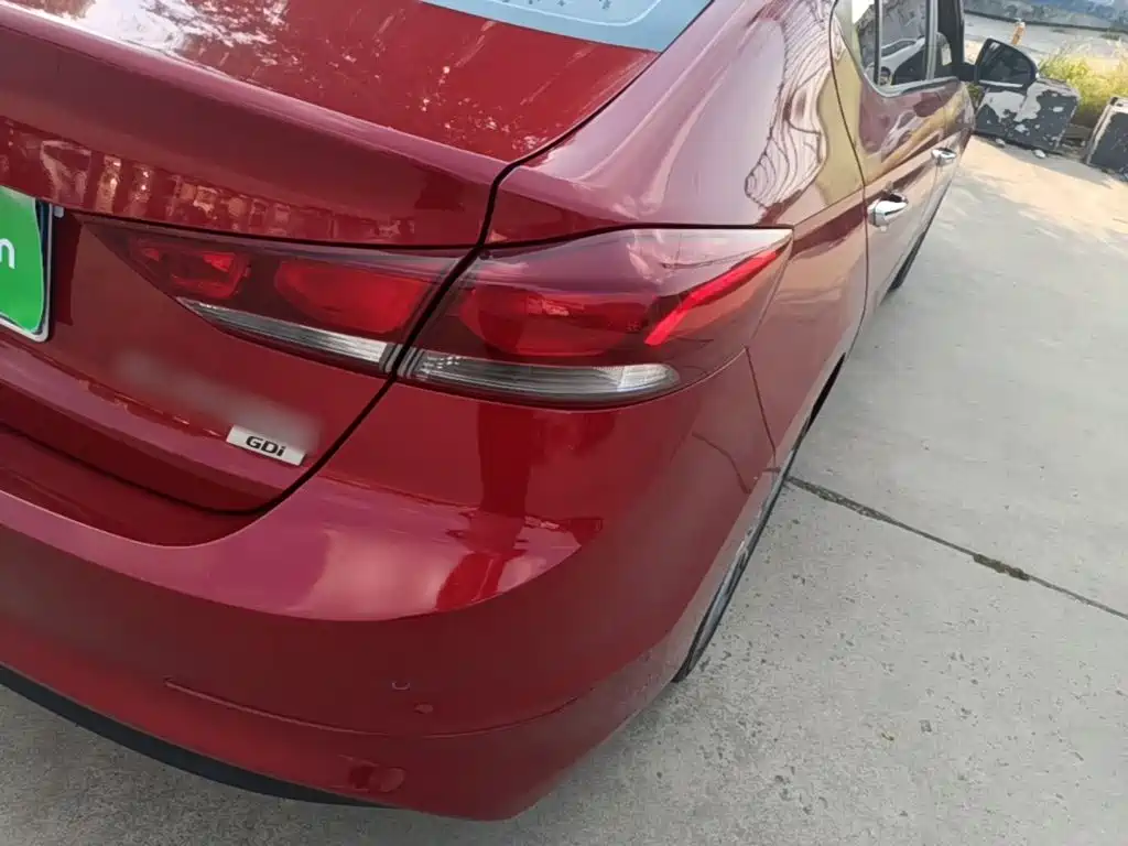 Hyundai Elantra — миниатюра 8