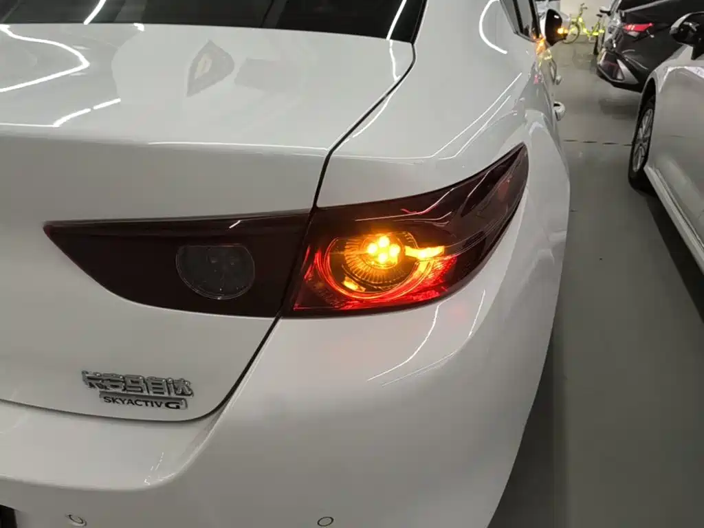 Mazda 3 Axela — миниатюра 8