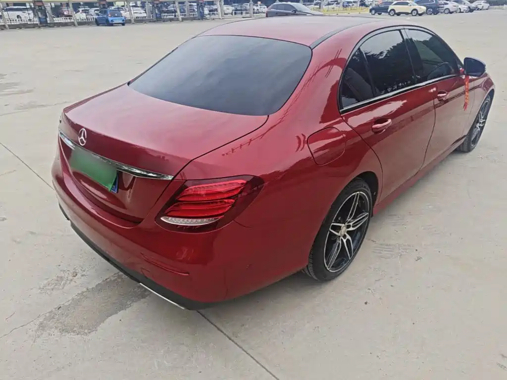 Mercedes-Benz E-Class — миниатюра 7