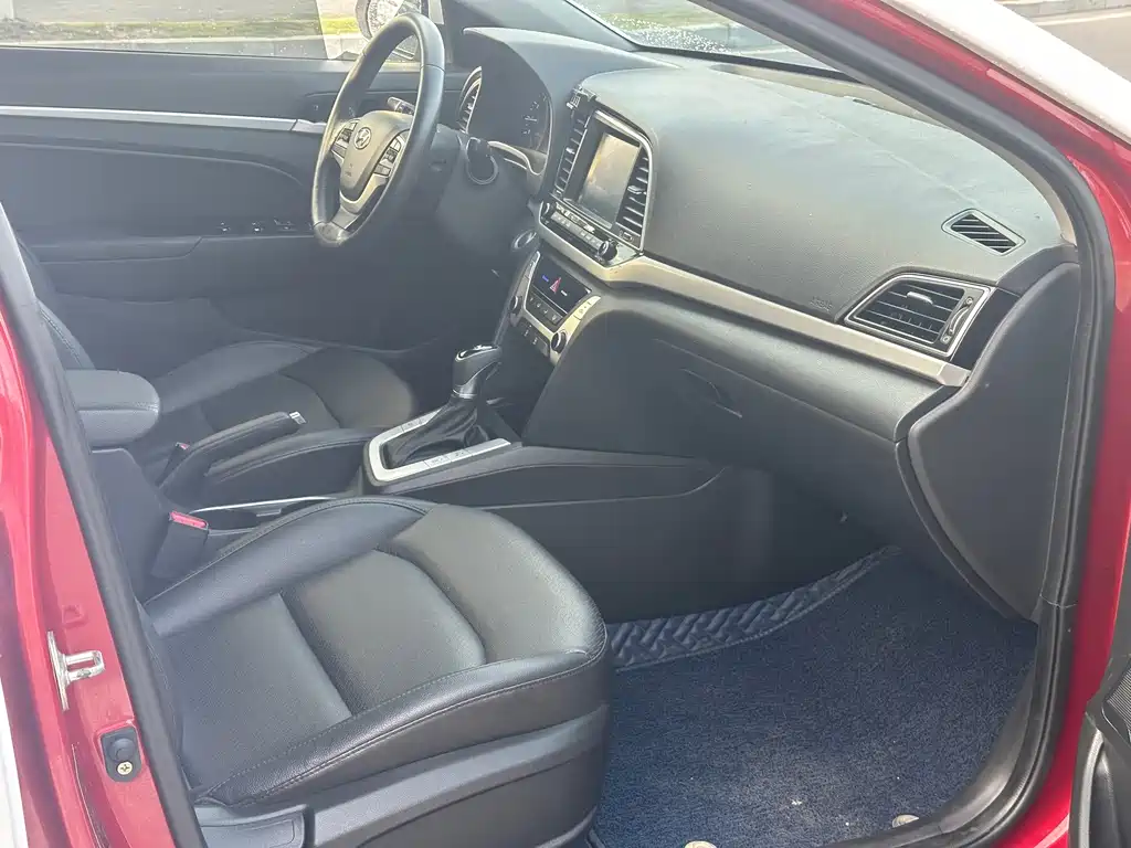 Hyundai Elantra — миниатюра 6