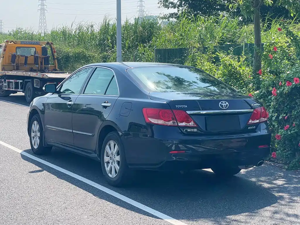 Toyota Camry — миниатюра 7