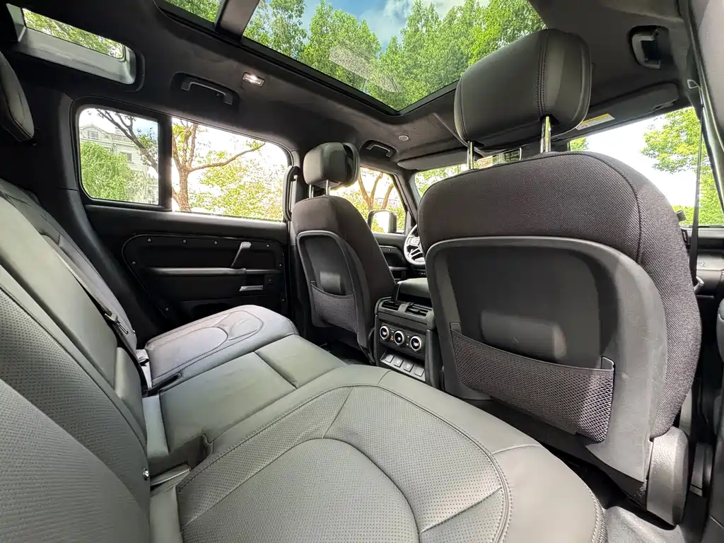 Land Rover Defender — миниатюра 15