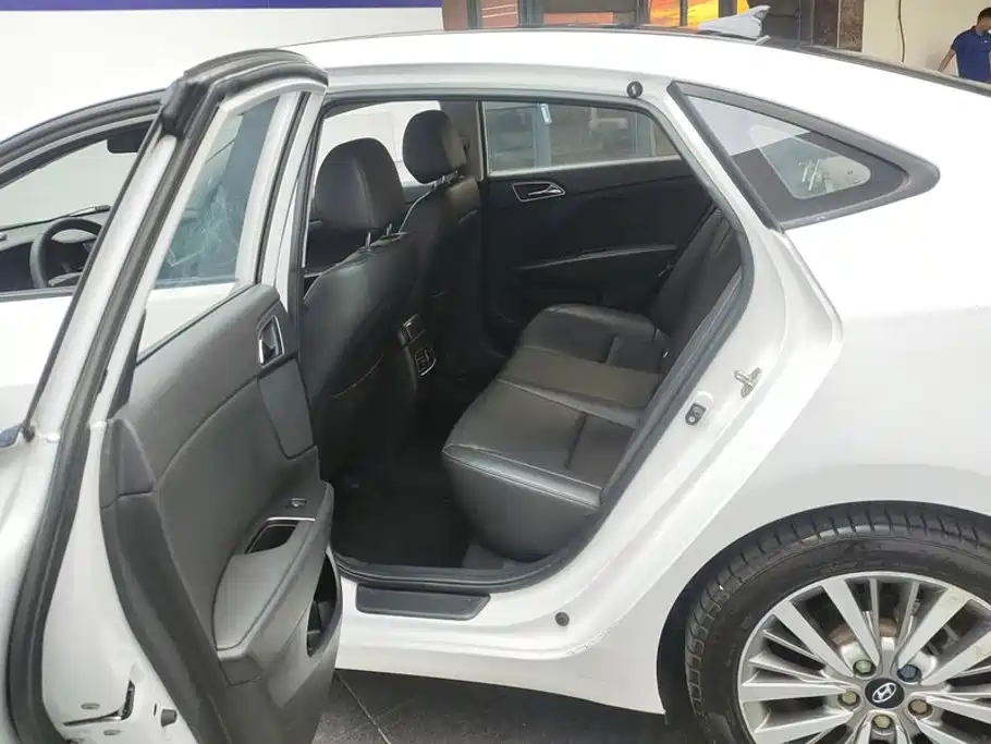 Hyundai Mistra — миниатюра 11