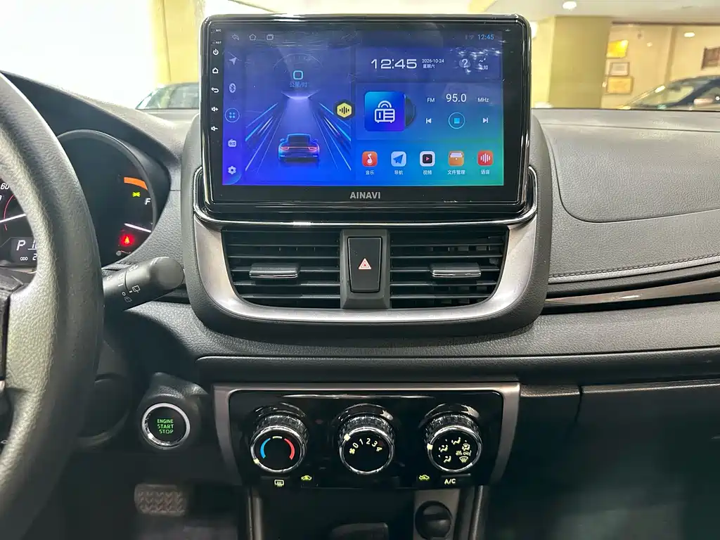 Toyota Yaris L — миниатюра 16