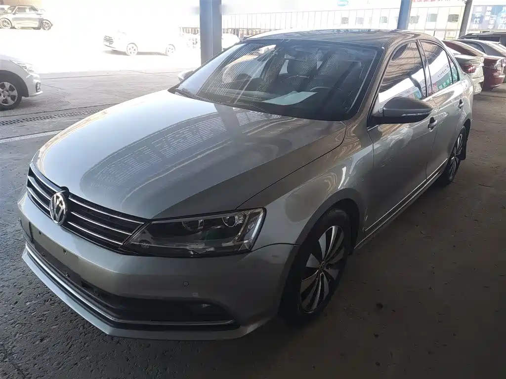 Volkswagen Sagitar 2015 230TSI AT Luxury