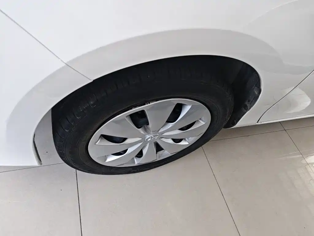Toyota Yaris L — миниатюра 23