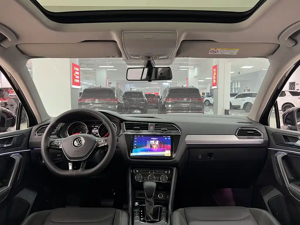 Volkswagen Tiguan L — миниатюра 6