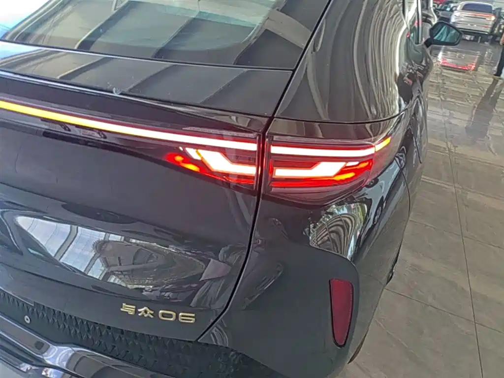 Volkswagen 06 2025 Pure