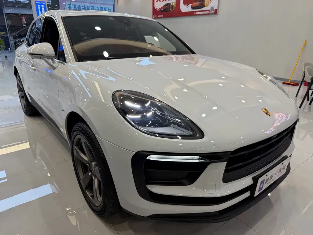 Porsche Macan — миниатюра 3