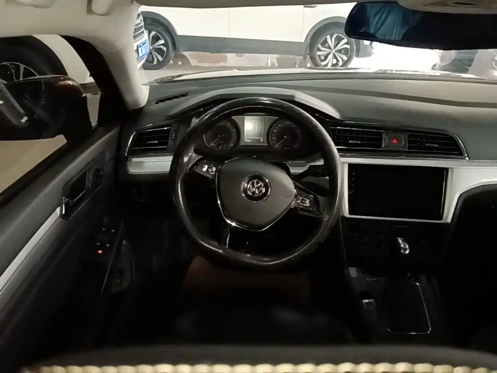 Volkswagen Lamando — миниатюра 11