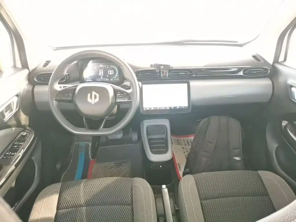 Leapmotor Leapmotor T03 — миниатюра 10