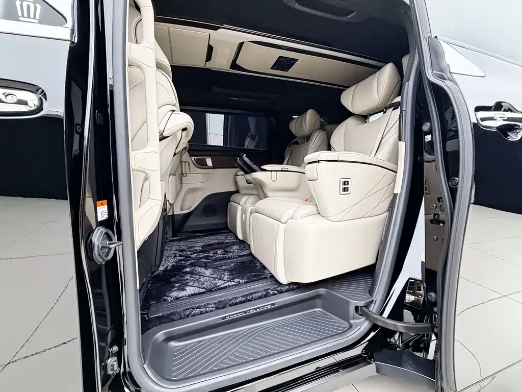 Toyota Vellfire — миниатюра 8