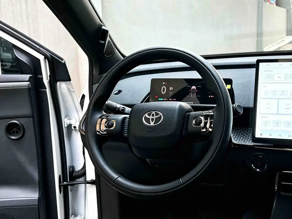 Toyota bZ3X — миниатюра 12