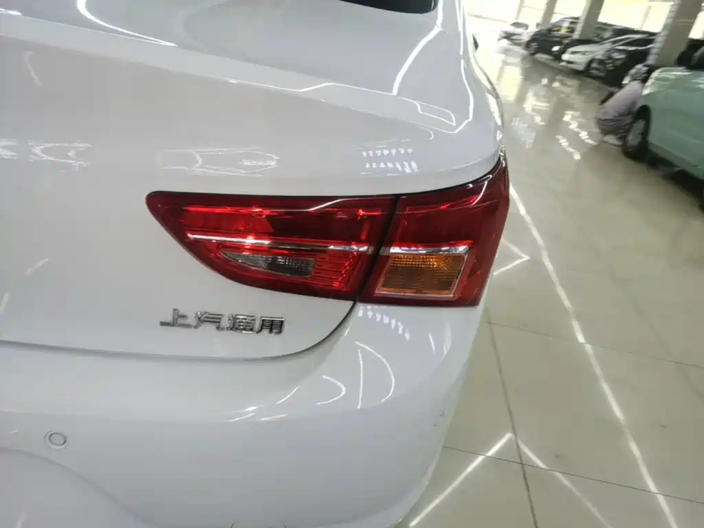 Buick Verano — миниатюра 8