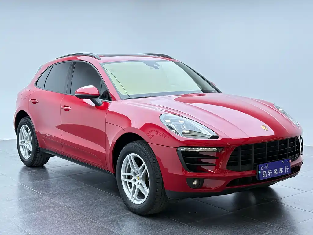 PORSCHE MACAN