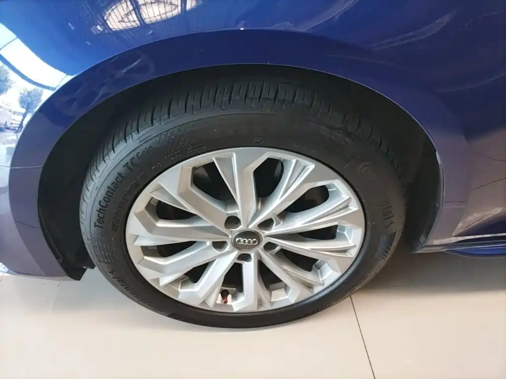 Audi A4L — миниатюра 23