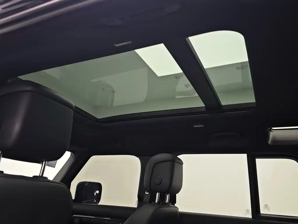 Land Rover Defender — миниатюра 23