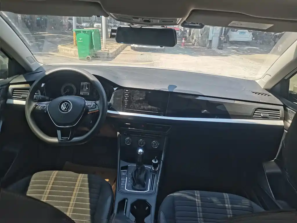 Volkswagen Lavida — миниатюра 6