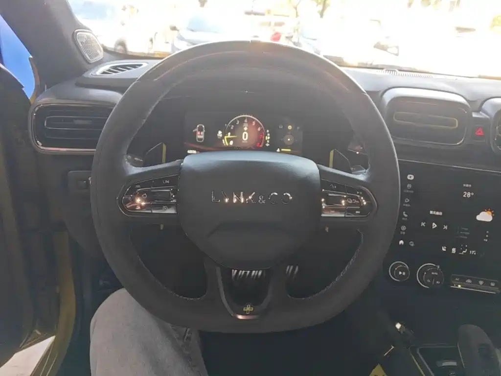 Lynk & Co 03 — миниатюра 11