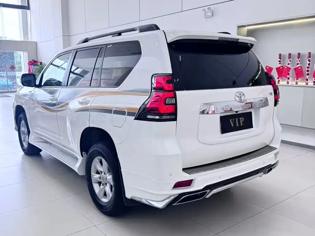 Toyota Land Cruiser Prado 2010 2.7L AT Luxury