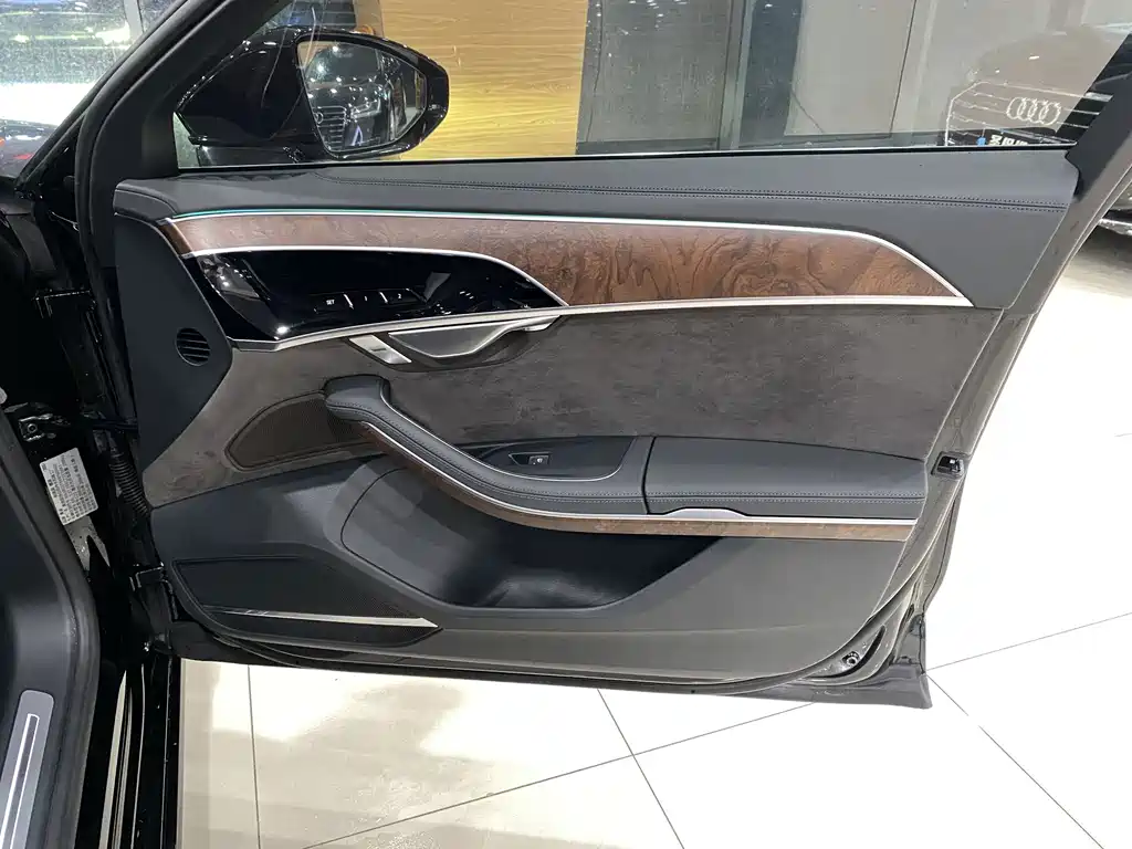 Audi A8 — миниатюра 11