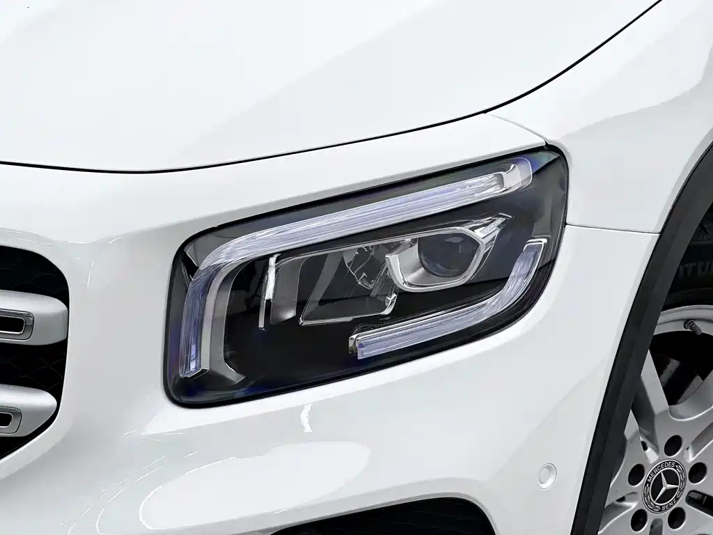Mercedes-Benz GLB — миниатюра 17