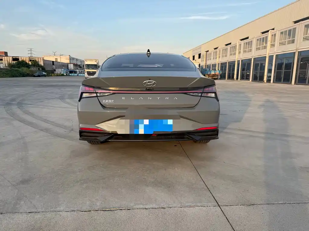 Hyundai Elantra — миниатюра 7