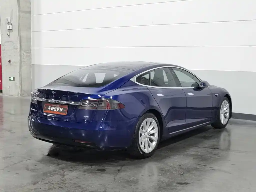 Tesla Model S — миниатюра 2