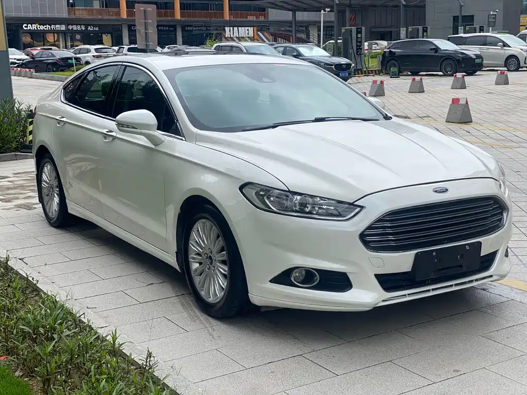Ford Mondeo 2013 2.0L GTDi200 Fashion