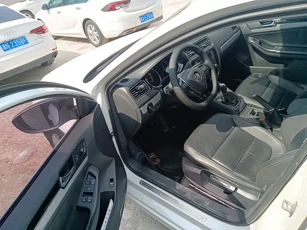 Volkswagen Sagitar — миниатюра 16