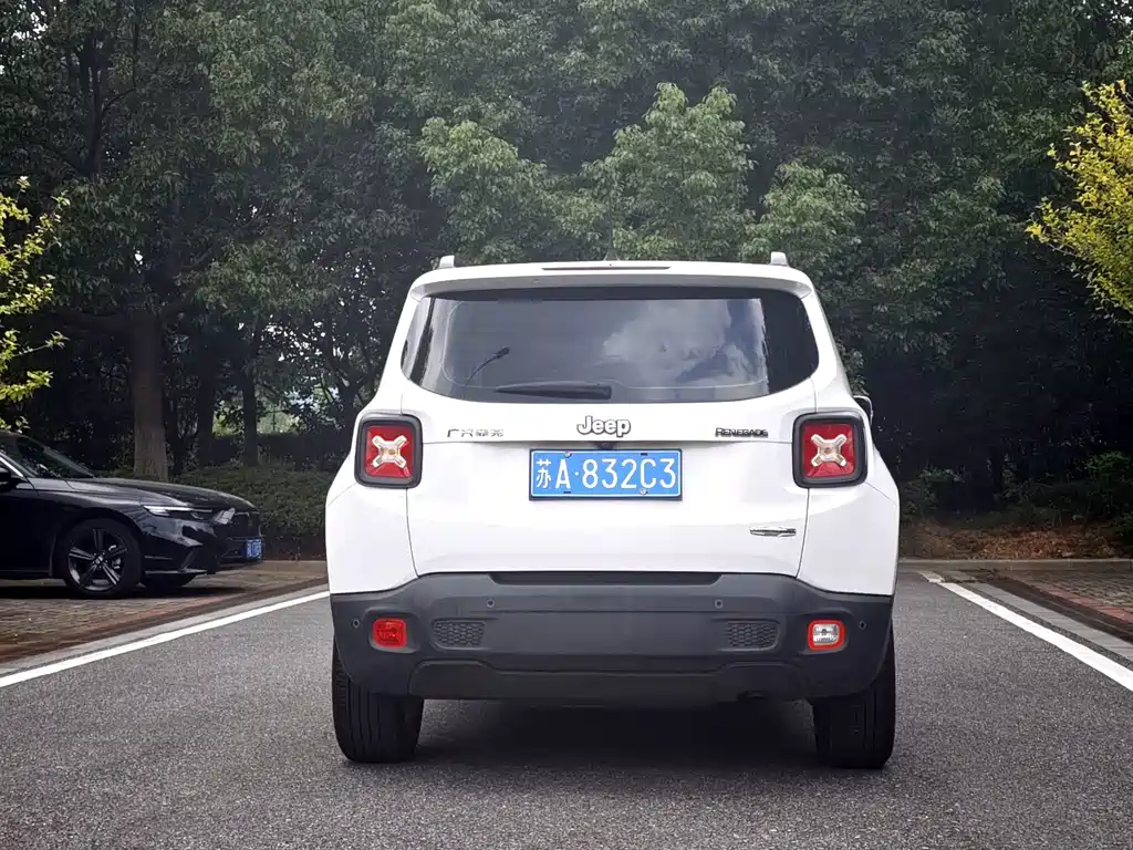 Jeep Renegade — миниатюра 5