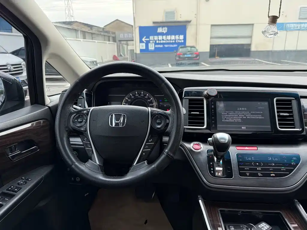 Honda Elysion — миниатюра 6