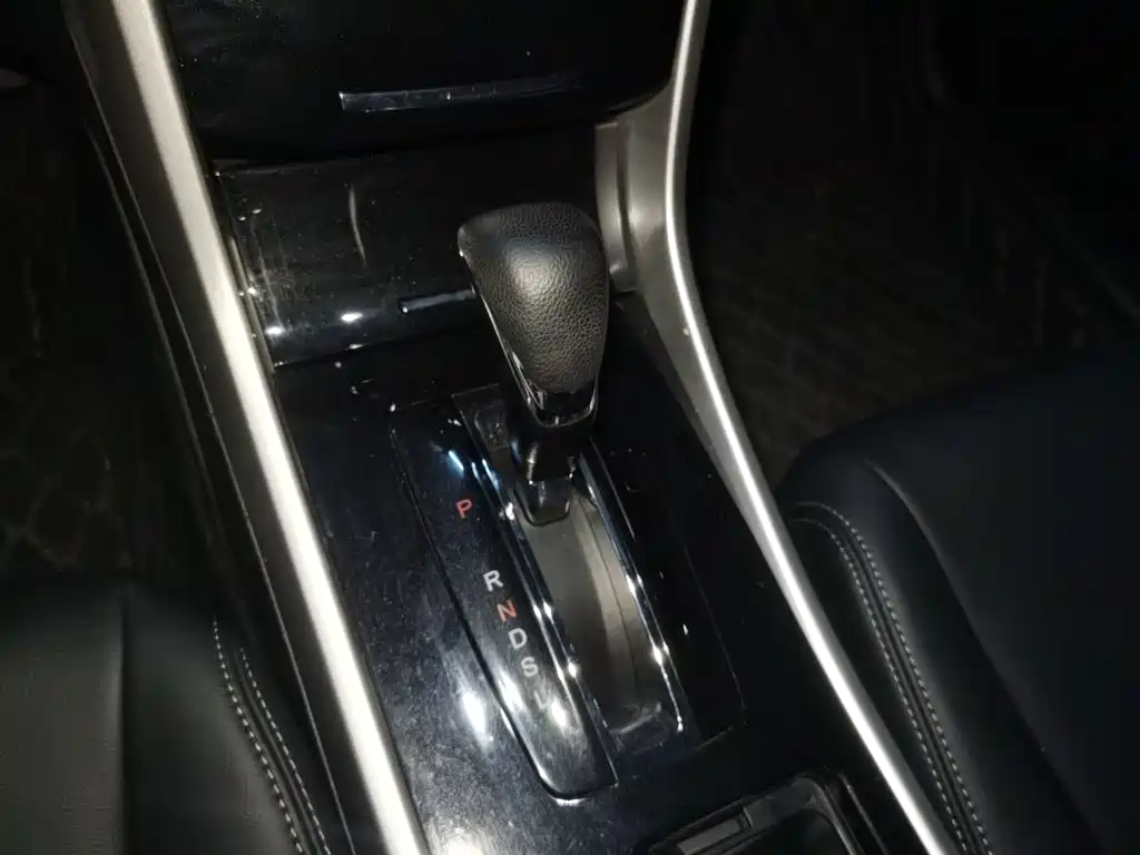 Honda Accord — миниатюра 10
