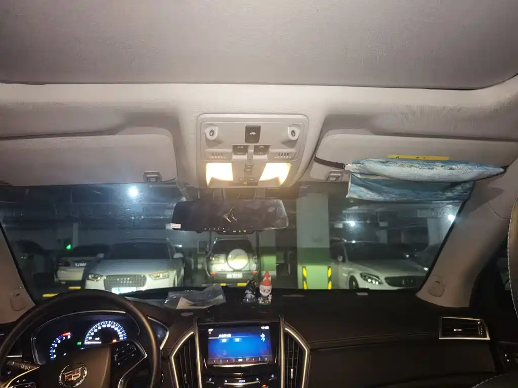 Cadillac SRX — миниатюра 14