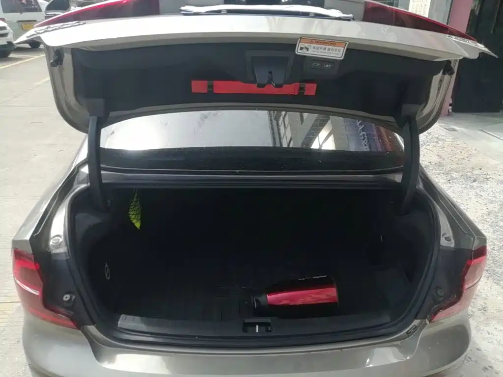 Volvo S60 — миниатюра 19