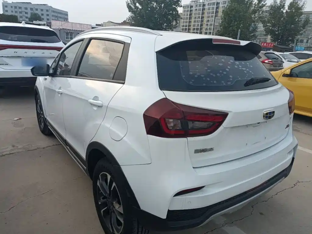 Geely Vision X3 — миниатюра 5
