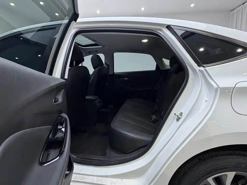 Buick Verano — миниатюра 13