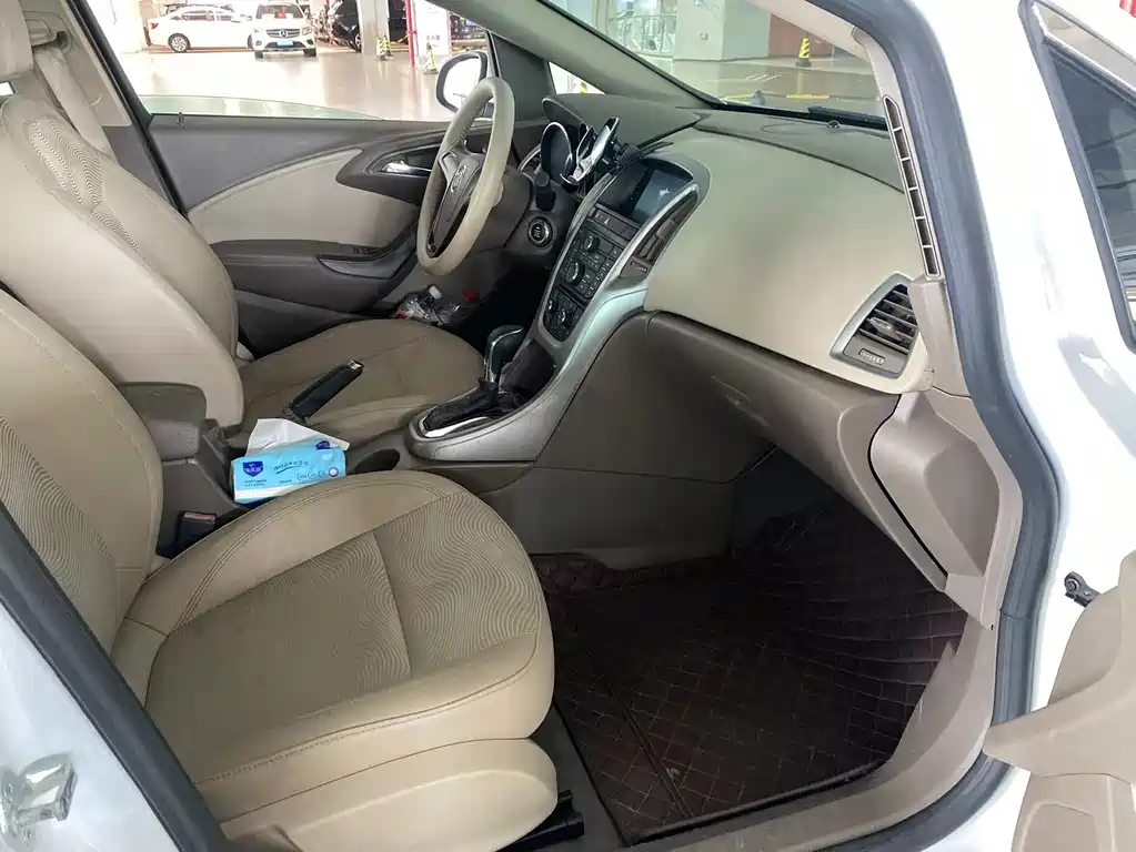 Buick Excelle — миниатюра 11