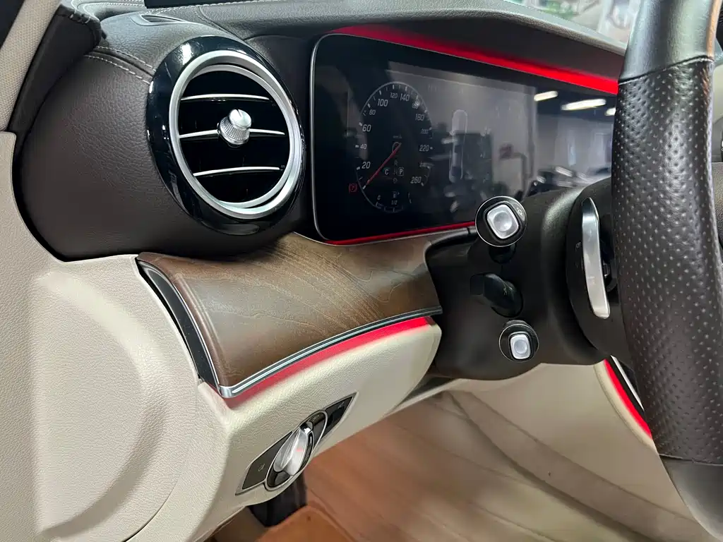Mercedes-Benz E-Class — миниатюра 14