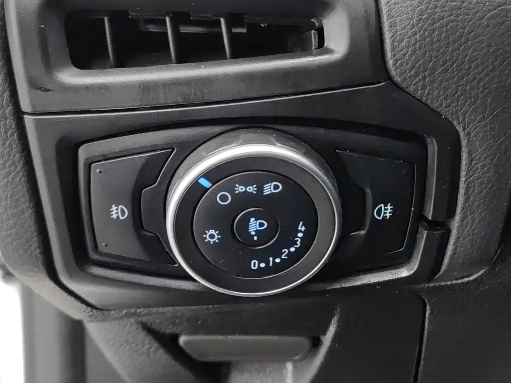 Ford Focus — миниатюра 21
