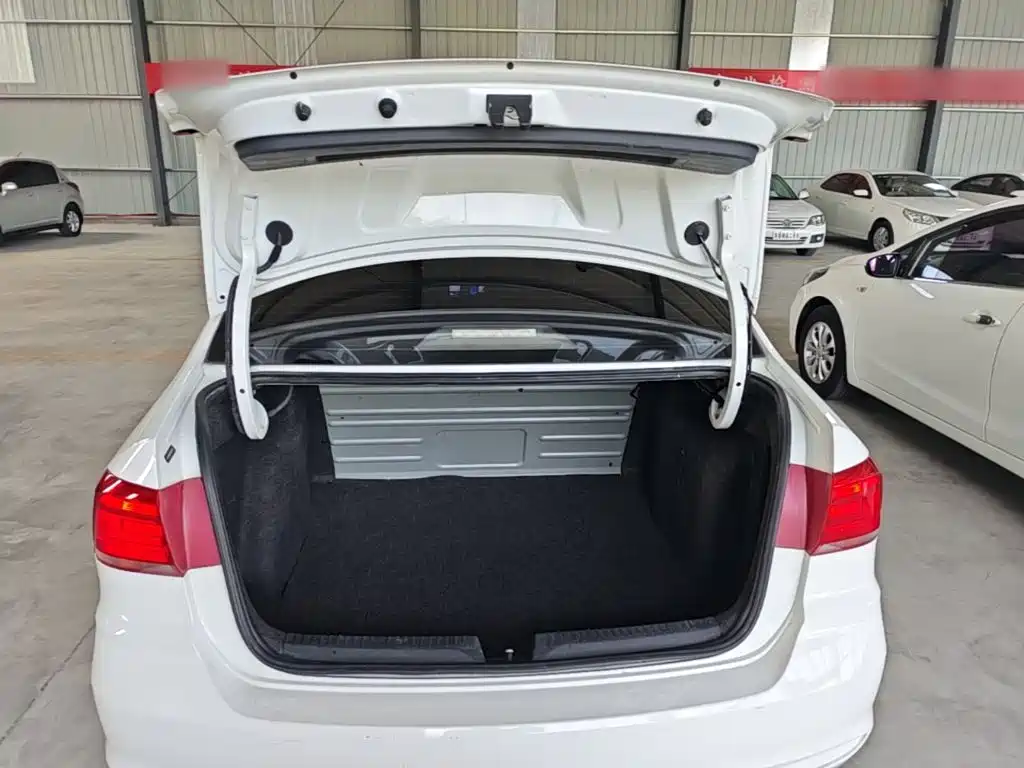 Volkswagen Santana — миниатюра 19